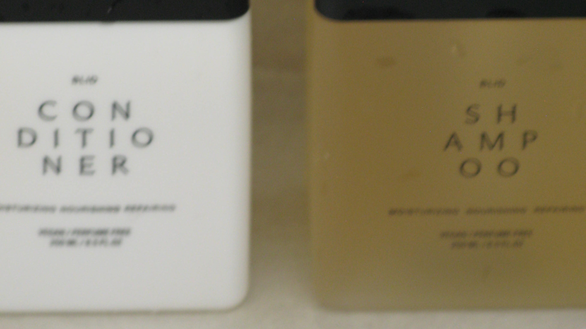 Reparerende shampoo og balsam til stærkere, glansfuldt hår