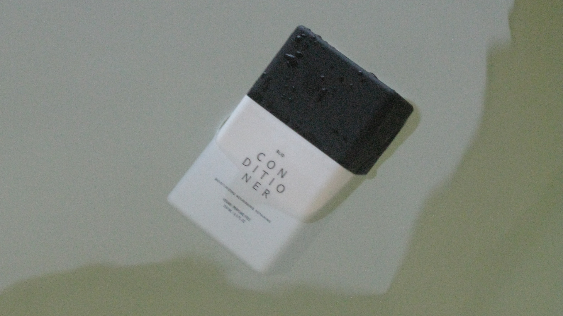 Parfumefri balsam til sart hovedbund og mere glansfuldt hår