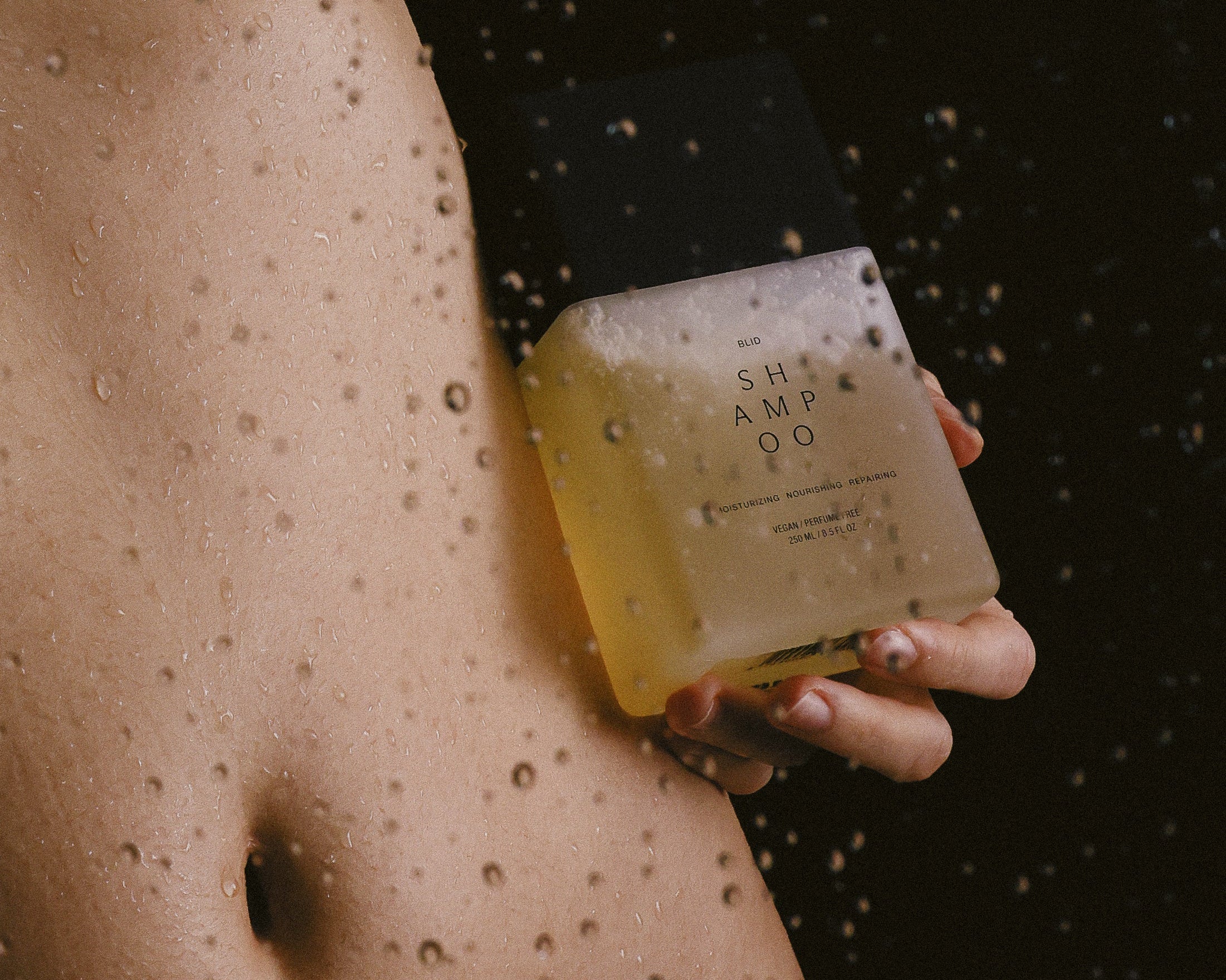 Hårmaske uden skadelige ingredienser som giver glans og styrke